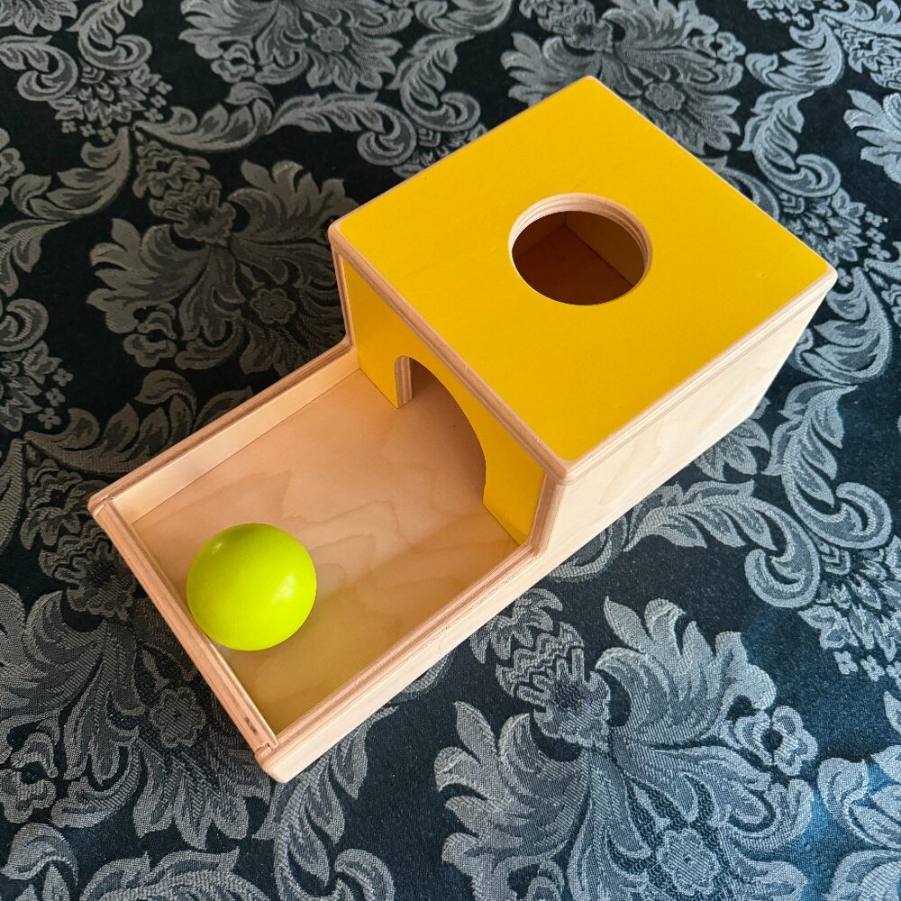 LOVEVERY puzzle, dropbox w/ball & paint guidebook 7-8 month - Visual-motor toys - Picture 4 of 6